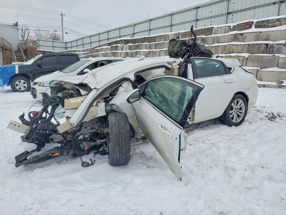 Aukcja sprzedaży 2015 Chrysler 200, vin: 1C3CCCAB5FN652571, numer aukcji: 75581485