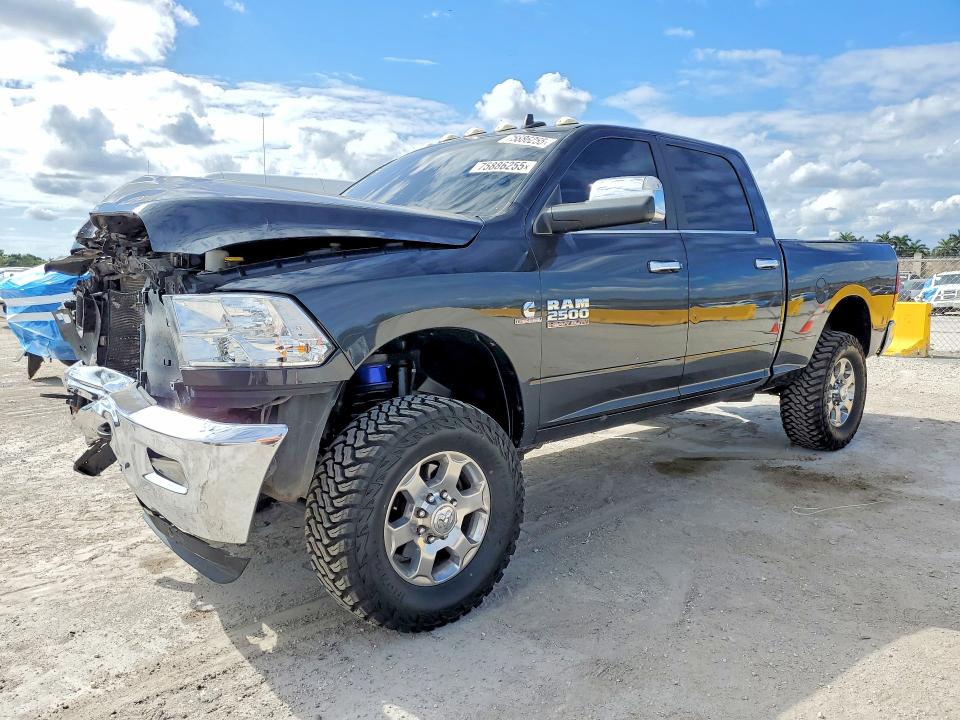 75886255 :رقم المزاد ، 3C6UR5DL0JG301493 vin ، 2018 Ram 2500 مزاد بيع