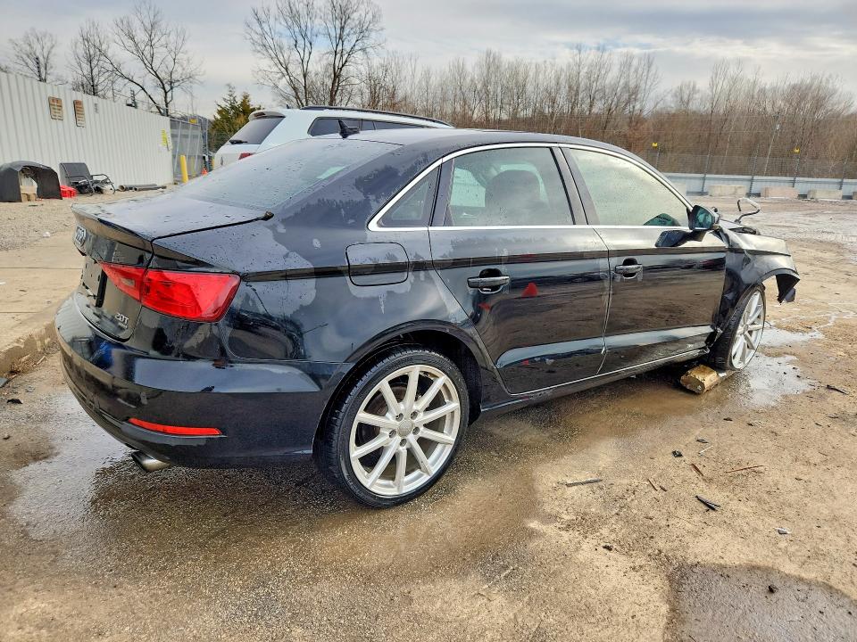 Продажа на аукционе авто 2015 Audi A3, vin: WAUEFGFF1F1058305, номер лота: 77003515