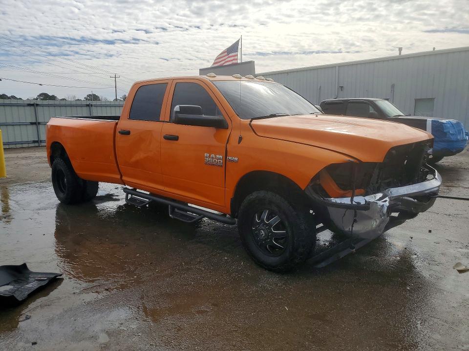 74991215 :رقم المزاد ، 3C63RPGJ0FG555522 vin ، 2015 Ram 3500 مزاد بيع