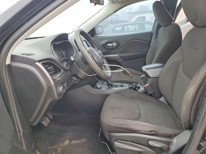77950645 :رقم المزاد ، 1C4PJMCBXKD121730 vin ، 2019 Jeep Cherokee مزاد بيع
