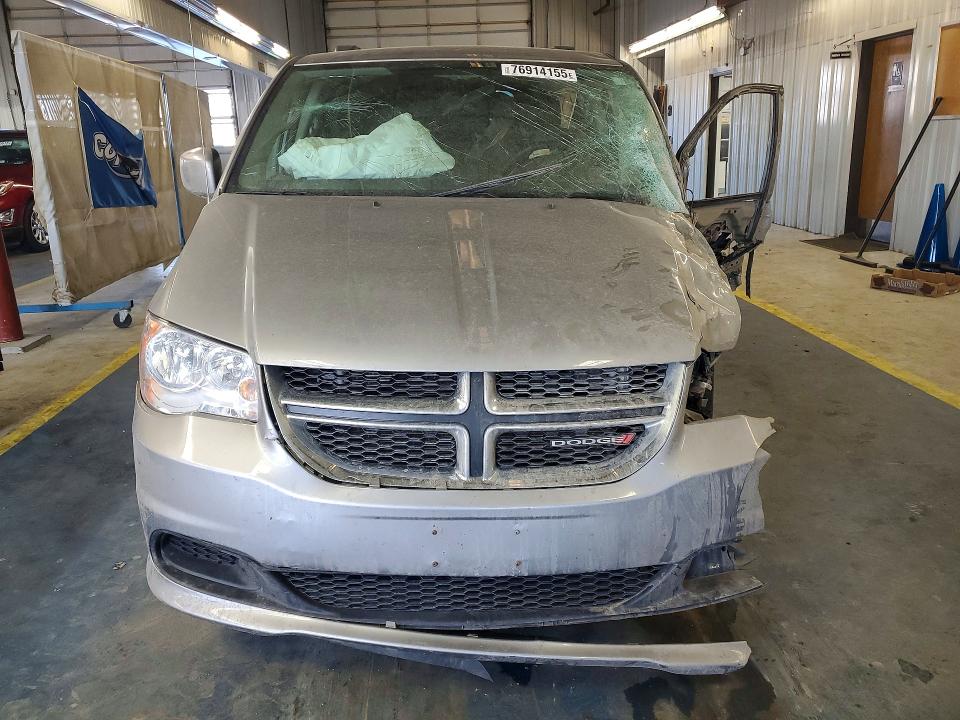 76914155 :رقم المزاد ، 2C4RDGCG2FR509325 vin ، 2015 Dodge Grand Caravan مزاد بيع