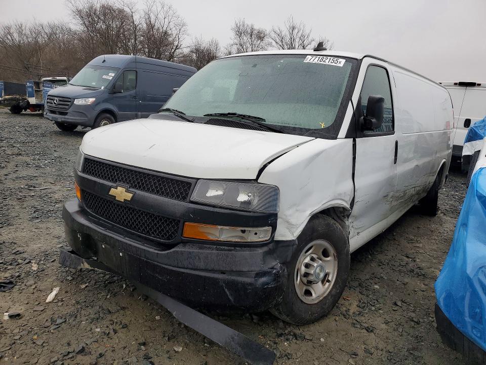 77182155 :رقم المزاد ، 1GCWGBFG4L1273317 vin ، 2020 Chevrolet Express 25 مزاد بيع