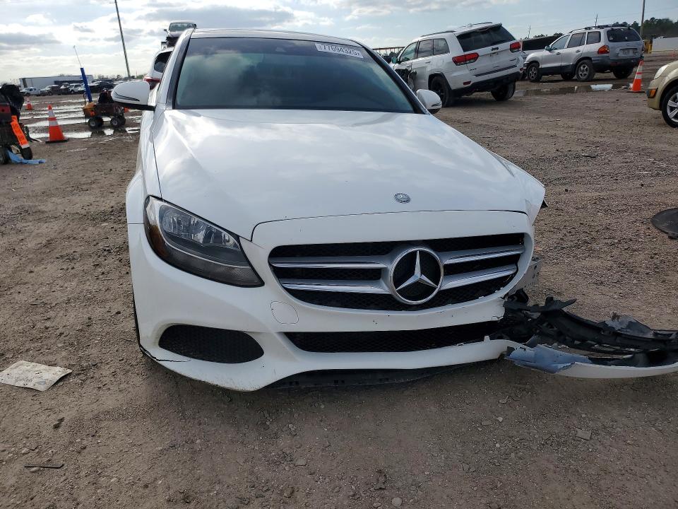 Продаж на аукціоні авто 2017 Mercedes-benz C, vin: 55SWF4JB7HU196918, номер лоту: 77694325