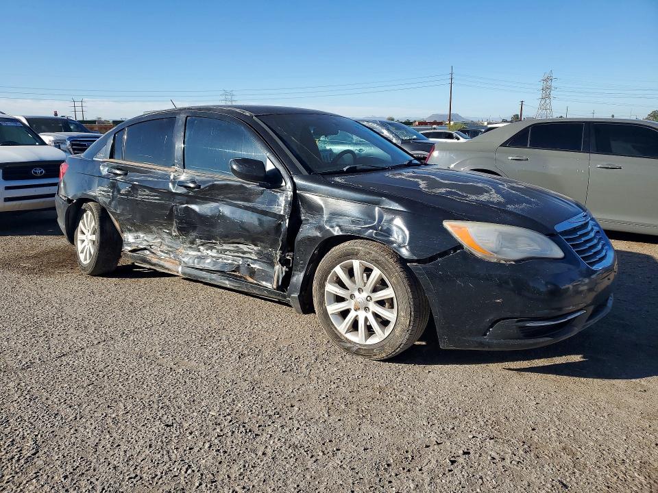 76005725 :رقم المزاد ، 1C3CCBBB4DN695210 vin ، 2013 Chrysler 200 مزاد بيع