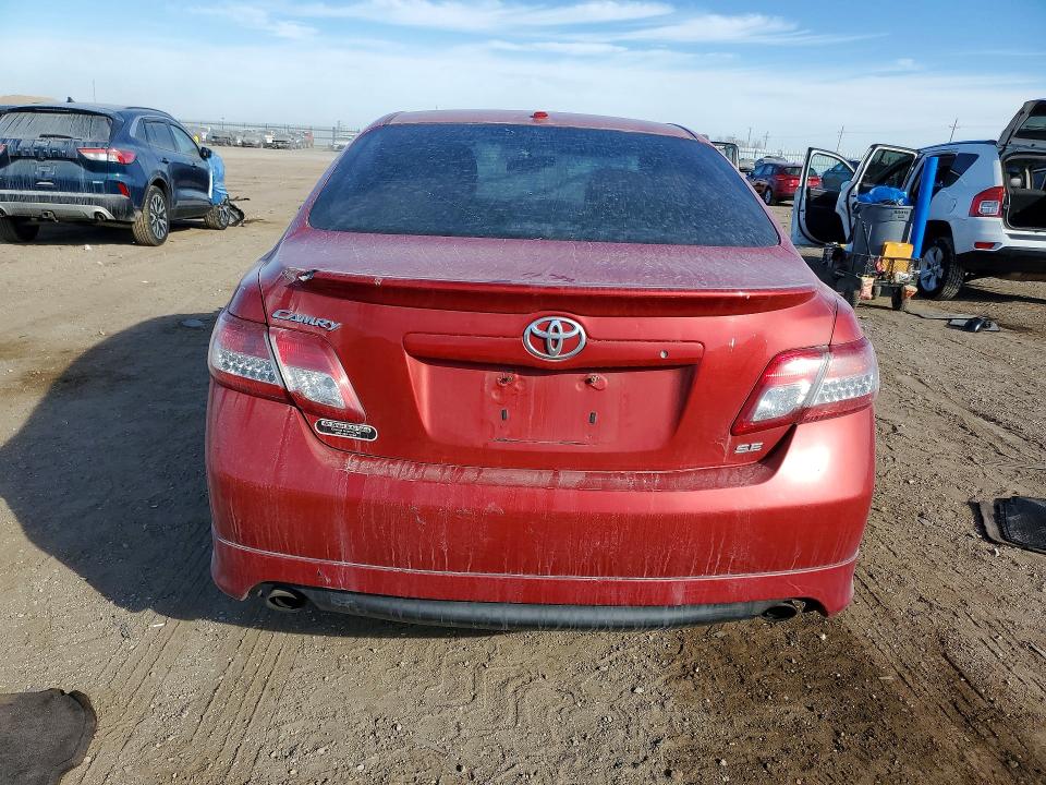 77116505 :رقم المزاد ، 4T1BF3EK5AU520946 vin ، 2010 Toyota Camry مزاد بيع
