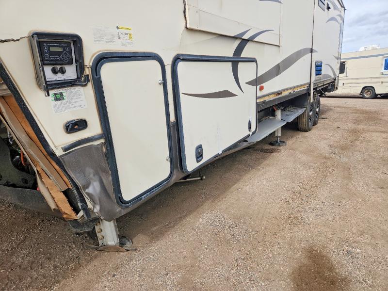 77422965 :رقم المزاد ، 4YDF39224H4703493 vin ، 2017 Keystone Montana Fifth Wheel مزاد بيع