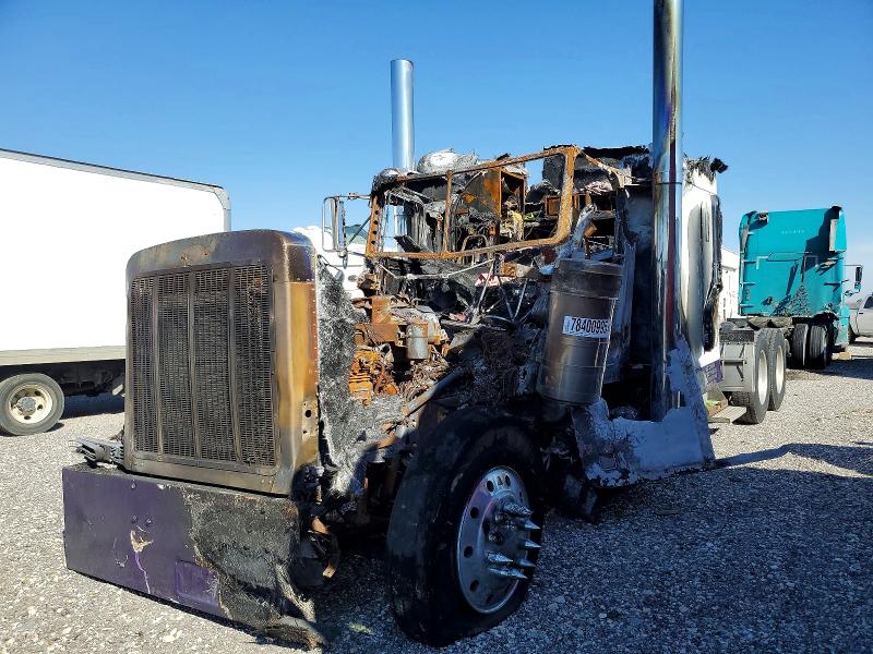 78400995 :رقم المزاد ، 1XP5DB9X0WD451340 vin ، 1998 Peterbilt 379 مزاد بيع
