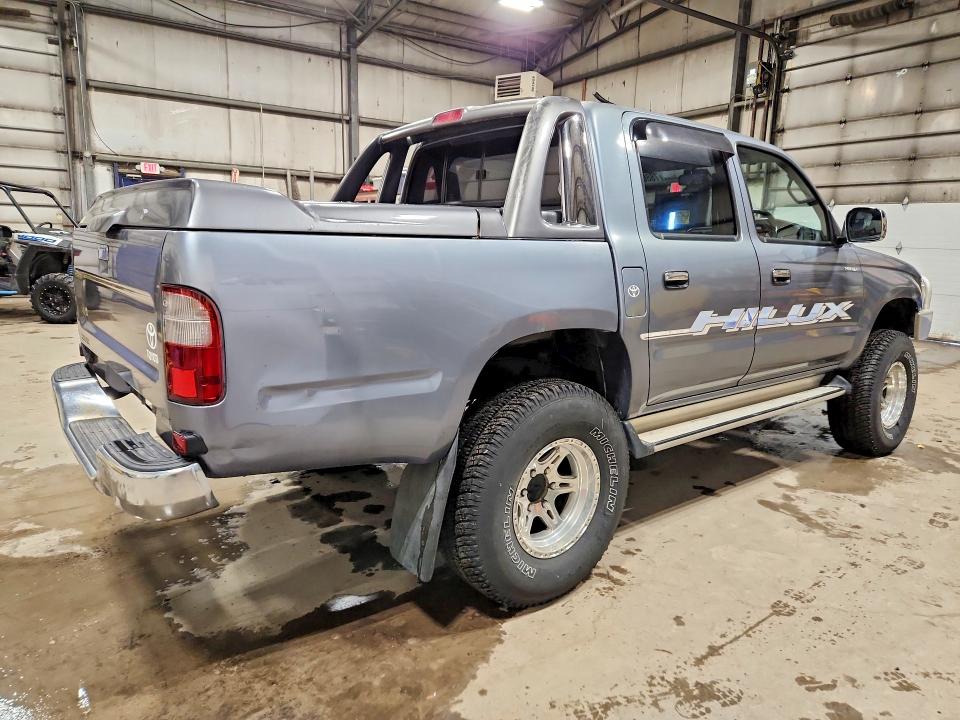 78868335 :رقم المزاد ، LN1670008033 vin ، 1998 Toyota Hilux مزاد بيع