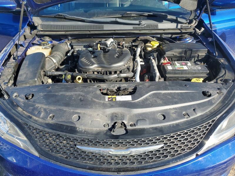 77270395 :رقم المزاد ، 1C3CCCBG0FN589485 vin ، 2015 Chrysler 200 مزاد بيع