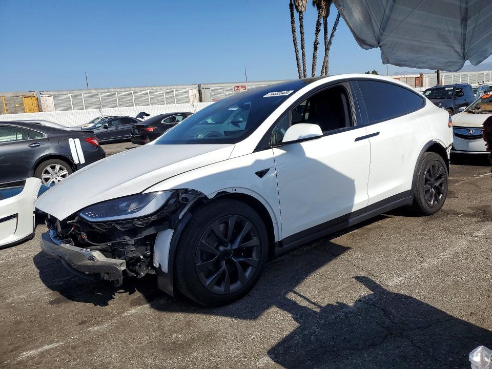 74442945 :رقم المزاد ، 7SAXCBE59SF468418 vin ، 2025 Tesla Model X مزاد بيع