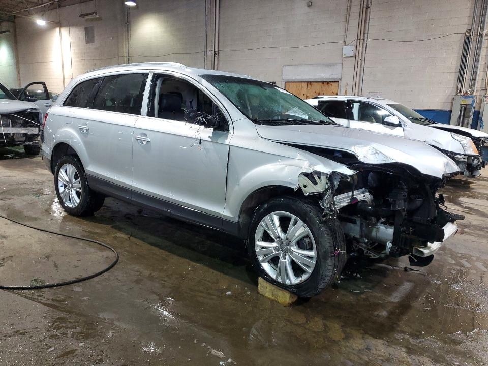 76191755 :رقم المزاد ، WA1LYAFE8AD007586 vin ، 2010 Audi Q7 مزاد بيع