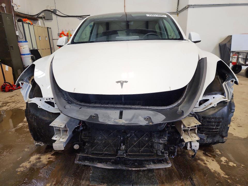 2023 Tesla Model Y მანქანა იყიდება აუქციონზე, vin: 7SAYGAEE6PF762837, აუქციონის ნომერი: 76851895