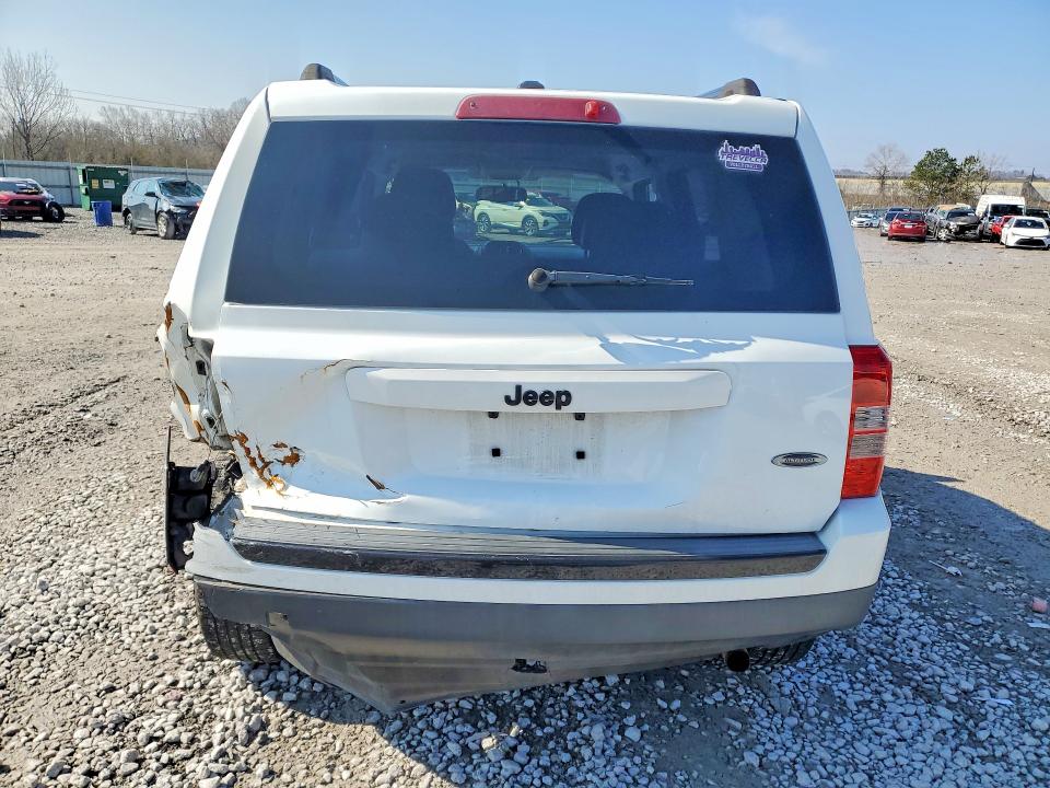 75657635 :رقم المزاد ، 1C4NJPBAXFD192207 vin ، 2015 Jeep Patriot مزاد بيع
