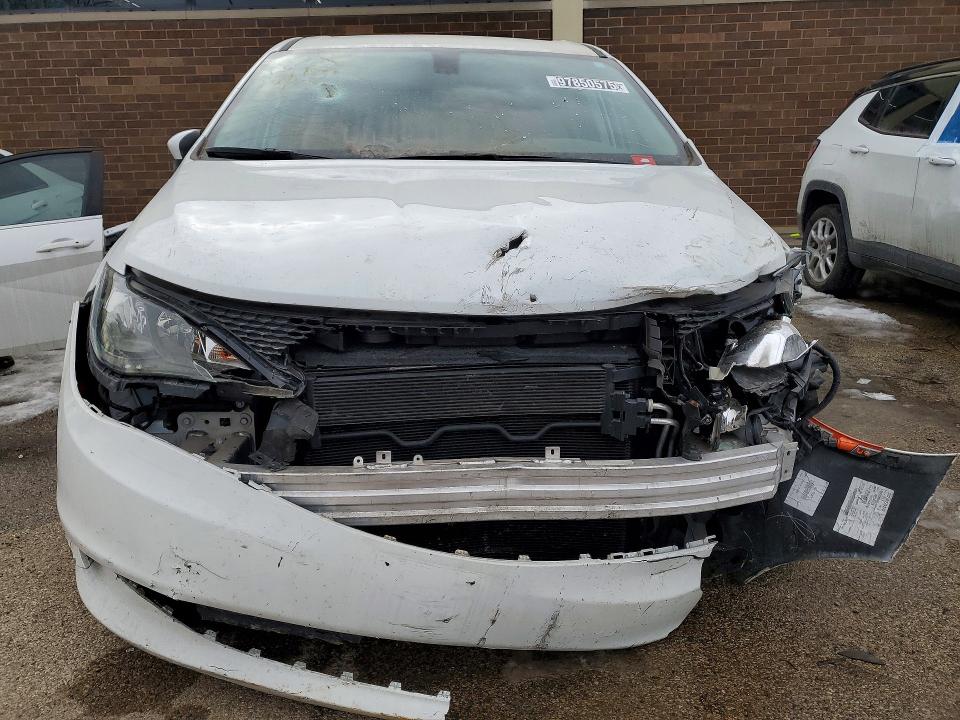 Продажа на аукционе авто 2022 Chrysler Voyager, vin: 2C4RC1CG6NR211620, номер лота: 97850575