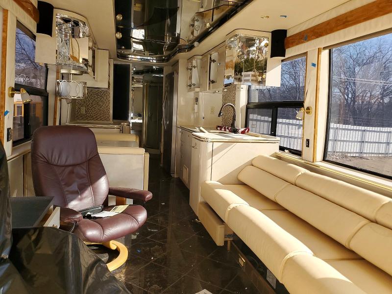 Продажа на аукционе авто 2000 Prevost Bus, vin: 2PCV3349XY1013488, номер лота: 76008605
