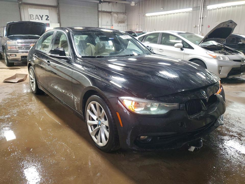 79043095 :رقم المزاد ، WBA8A3C50GK688781 vin ، 2016 Bmw 320 مزاد بيع