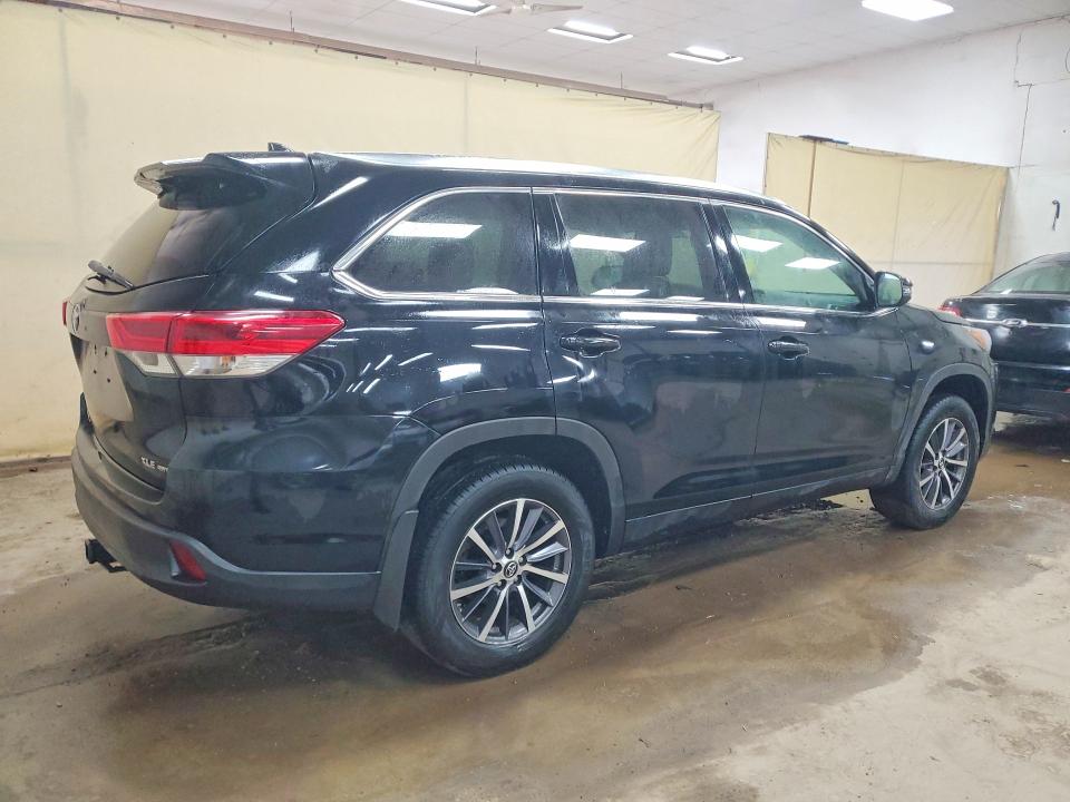 77315605 :رقم المزاد ، 5TDJZRFHXHS430803 vin ، 2017 Toyota Highlander مزاد بيع