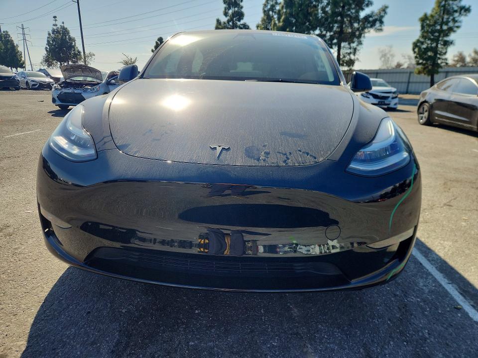 76571215 :رقم المزاد ، 7SAYGDEE8NF317661 vin ، 2022 Tesla Model Y مزاد بيع