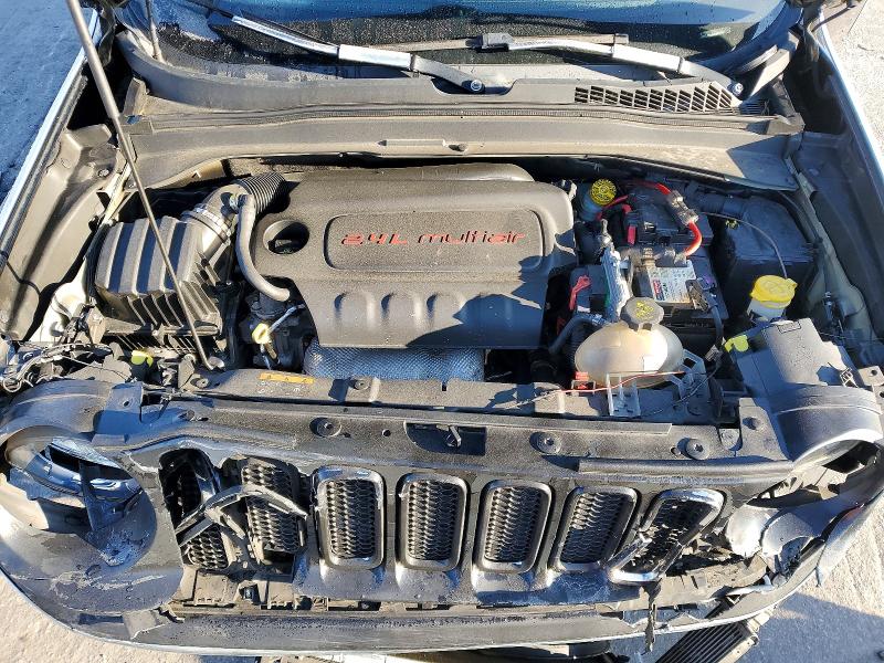 75185475 :رقم المزاد ، ZACCJBAB4HPF21301 vin ، 2017 Jeep Renegade مزاد بيع