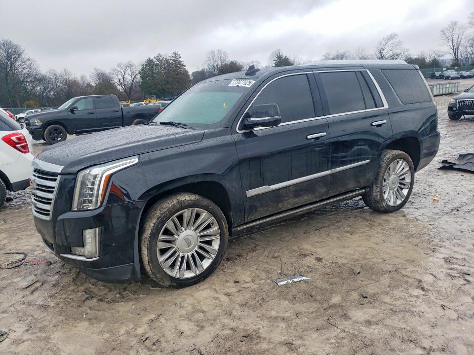 2018 Cadillac Escalade მანქანა იყიდება აუქციონზე, vin: 1GYS4DKJ4JR276926, აუქციონის ნომერი: 75627925