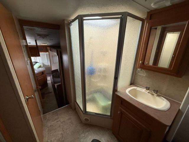 Продажа на аукционе авто 2005 Dutchmen 5th Wheel, vin: 47CFD1P2X5P610903, номер лота: 77112095