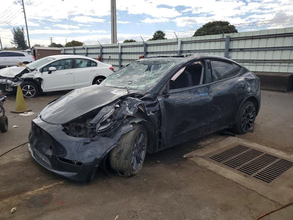 76371585 :رقم المزاد ، 7SAYGDED6RF206541 vin ، 2024 Tesla Model Y مزاد بيع