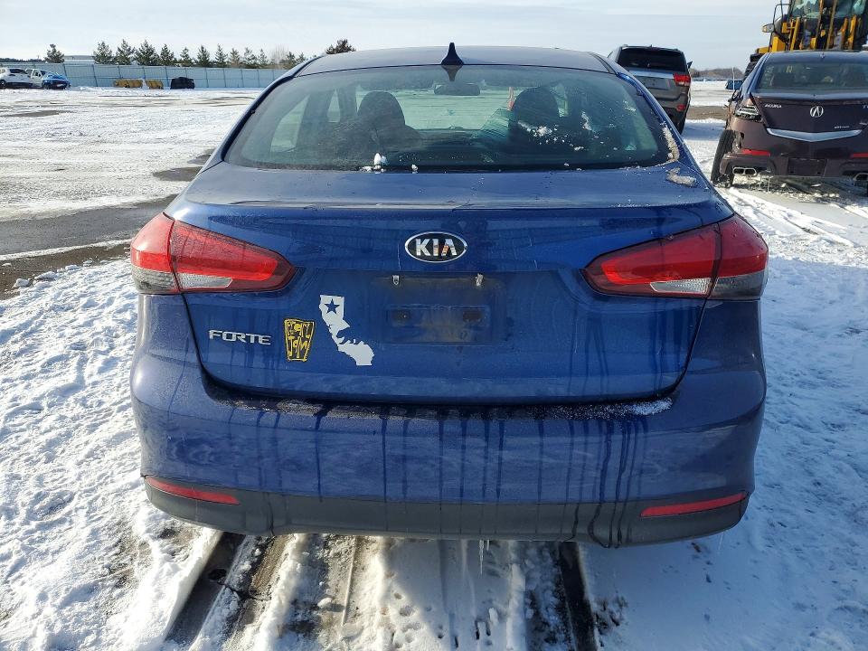 2018 Kia Forte მანქანა იყიდება აუქციონზე, vin: 3KPFK4A72JE236049, აუქციონის ნომერი: 75759035