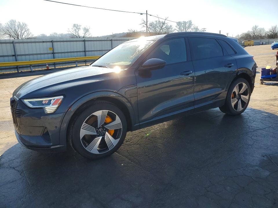 Aukcja sprzedaży 2022 Audi E-tron, vin: WA1LABGE6NB010884, numer aukcji: 77146555