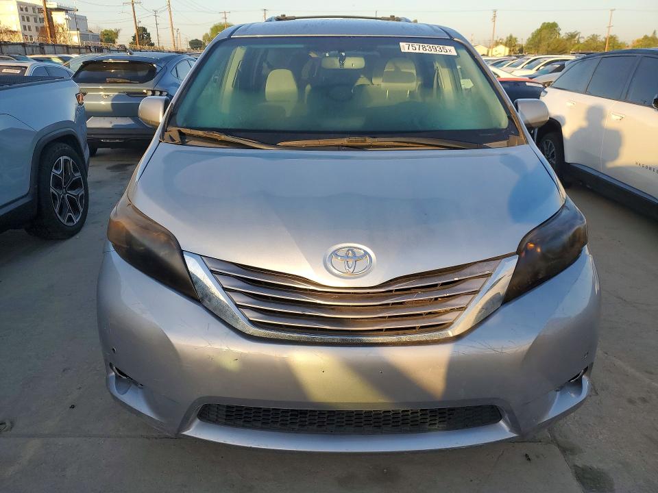 Aukcja sprzedaży 2017 Toyota Sienna Le, vin: 5TDKZ3DC3HS821719, numer aukcji: 75783935