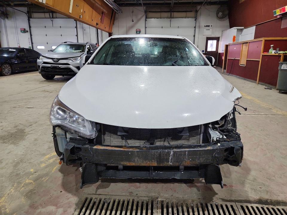 2015 Toyota Camry მანქანა იყიდება აუქციონზე, vin: 4T4BF1FK2FR508589, აუქციონის ნომერი: 78492045