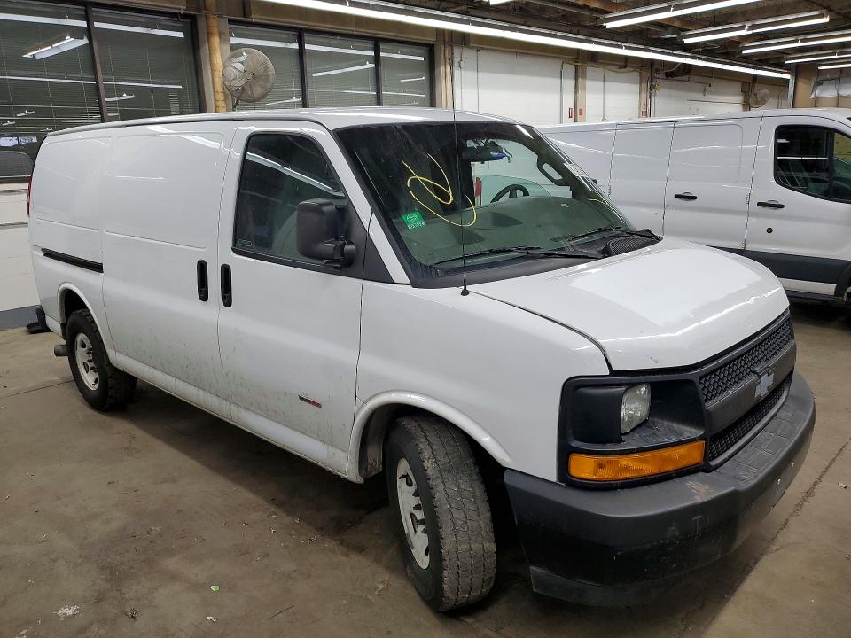 73921135 :رقم المزاد ، 1GCWGAF11H1325189 vin ، 2017 Chevrolet Express G2500 مزاد بيع