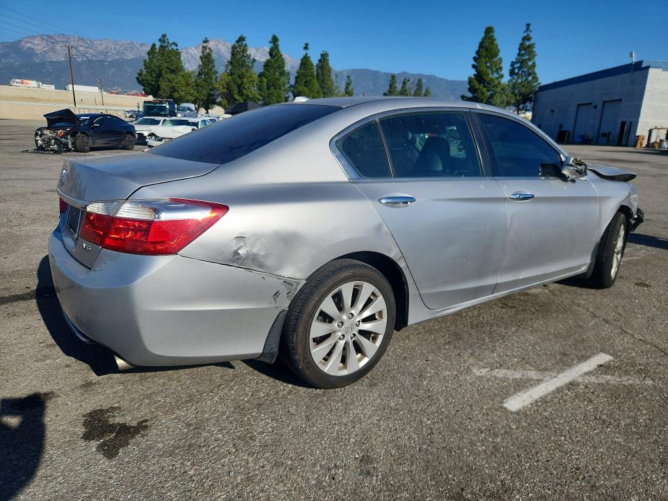 Продажа на аукционе авто 2014 Honda Accord, vin: 1HGCR3F8XEA011088, номер лота: 75693305