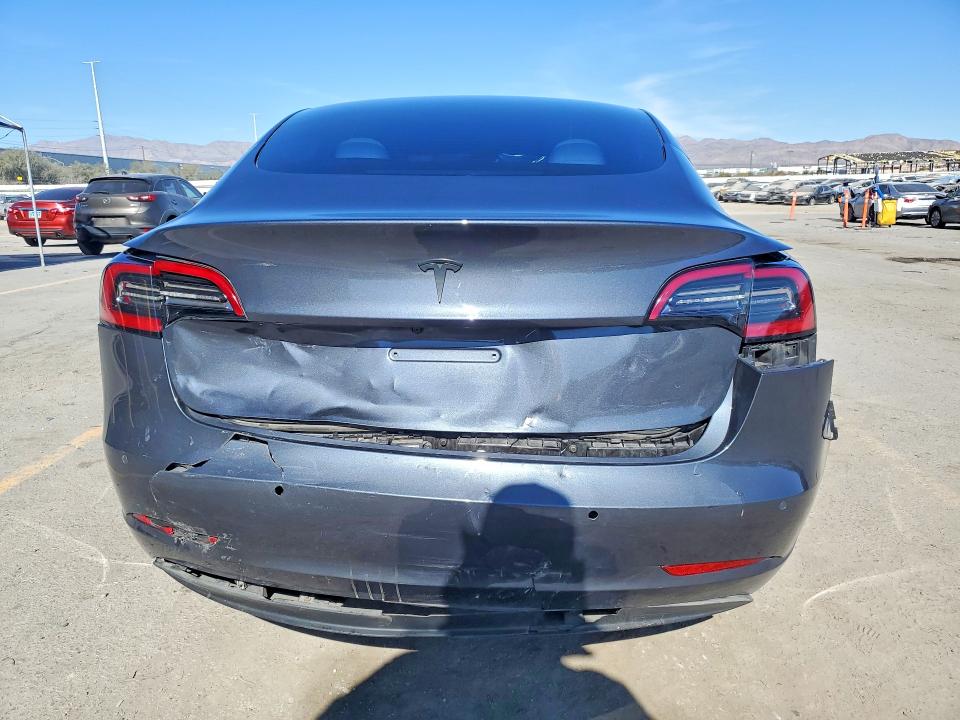 75872825 :رقم المزاد ، 5YJ3E1EA2NF352804 vin ، 2022 Tesla Model 3 مزاد بيع