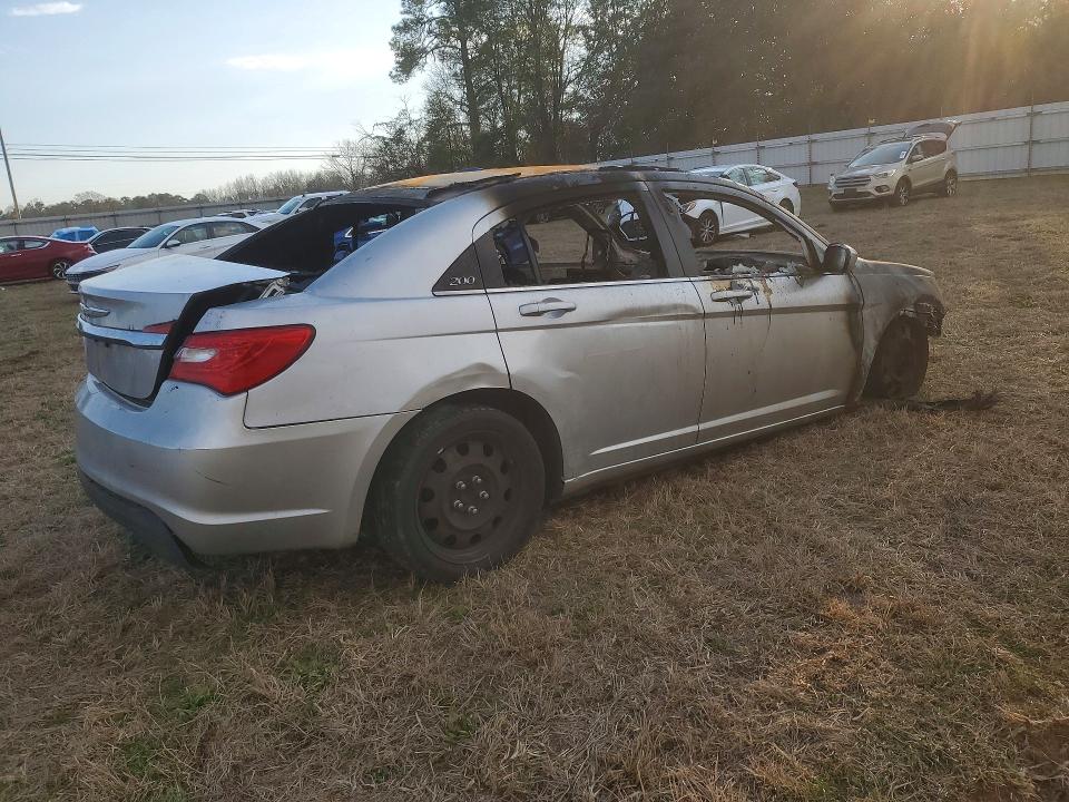 77214575 :رقم المزاد ، 1C3CCBAB0CN319541 vin ، 2012 Chrysler 200 مزاد بيع
