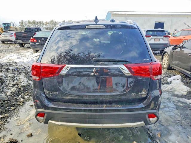 Продаж на аукціоні авто 2018 Mitsubishi Outlander, vin: JA4AZ3A34JZ020828, номер лоту: 78405345