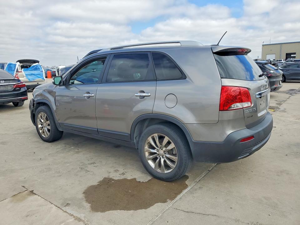 2011 Kia Sorento მანქანა იყიდება აუქციონზე, vin: 5XYKU4A28BG086823, აუქციონის ნომერი: 77706425