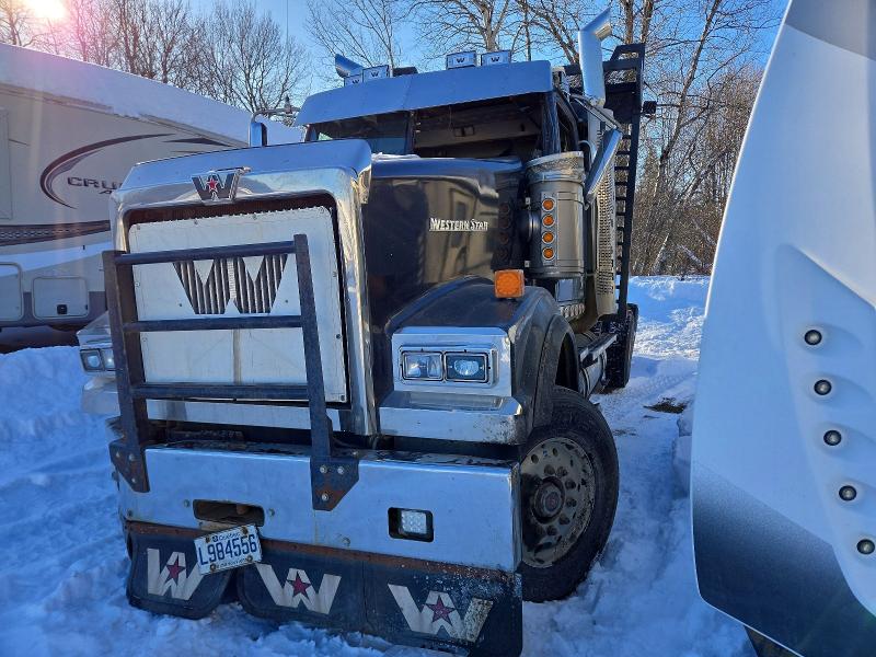 75158565 :رقم المزاد ، 5KJJAEFG3KPKB2564 vin ، 2019 Western Star Western Star مزاد بيع