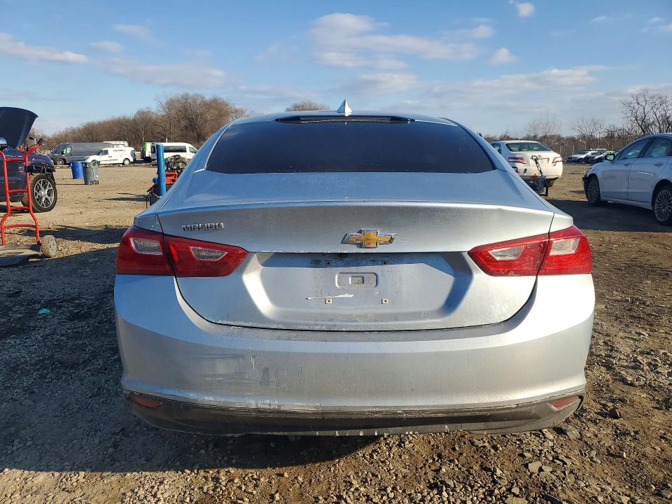 77125325 :رقم المزاد ، 1G1ZD5STXJF202741 vin ، 2018 Chevrolet Malibu مزاد بيع