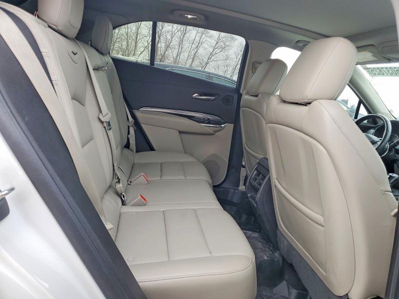 76037825 :رقم المزاد ، 1GYAZAR43KF131276 vin ، 2019 Cadillac Xt4 مزاد بيع