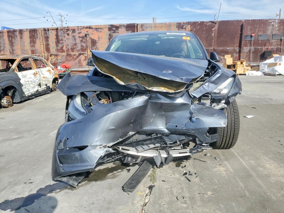 76737595 :رقم المزاد ، 5YJYGDEF0LF001481 vin ، 2020 Tesla Model Y مزاد بيع