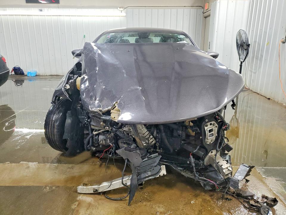 76170875 :رقم المزاد ، 1C3CCCABXGN160068 vin ، 2016 Chrysler 200 مزاد بيع