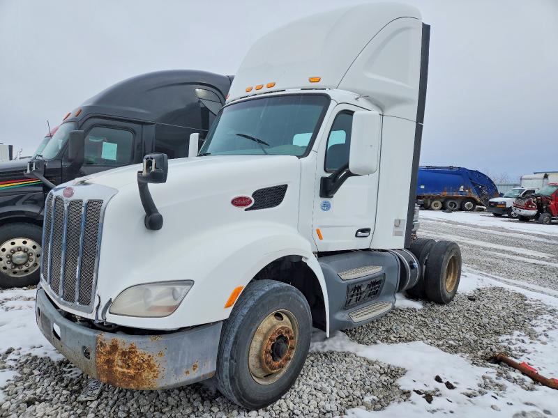 Продажа на аукционе авто 2018 Peterbilt 579, vin: 1XPBA48X7JD446427, номер лота: 77527075