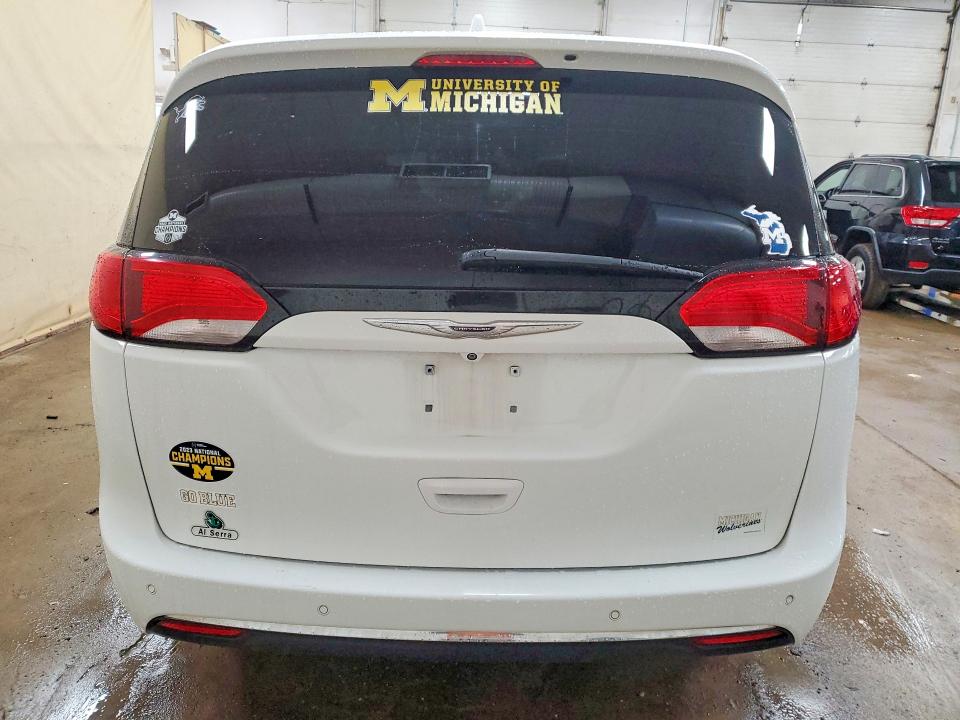77438745 :رقم المزاد ، 2C4RC1GG6HR560386 vin ، 2017 Chrysler Pacifica مزاد بيع