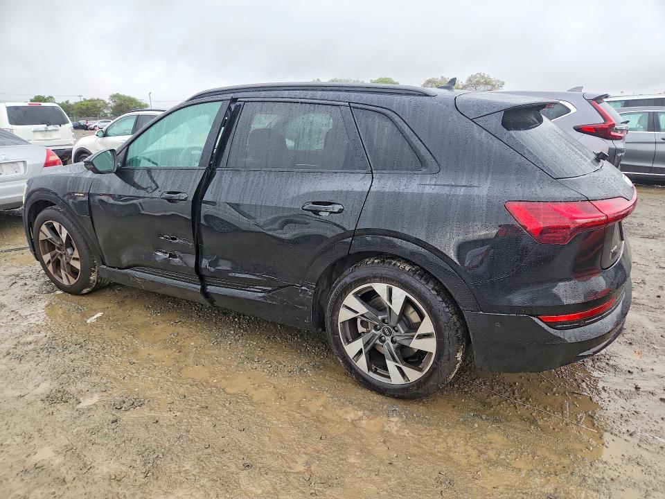 Продажа на аукционе авто 2021 Audi E-tron, vin: WA1AAAGE8MB018548, номер лота: 76467745