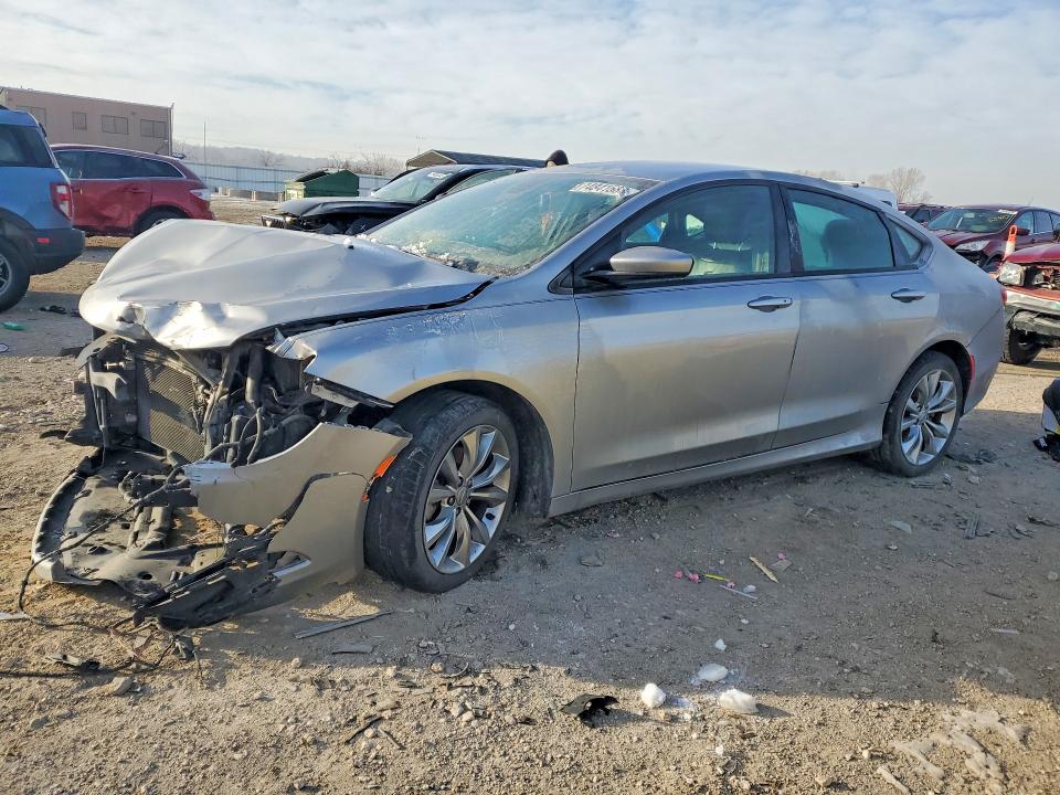 Auction sale of the 2015 Chrysler 200, vin: 1C3CCCBB5FN669711, lot number: 74841585