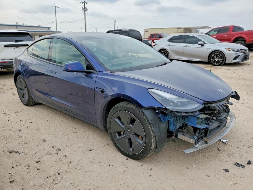 77601835 :رقم المزاد ، 5YJ3E1EA6NF368861 vin ، 2022 Tesla Model 3 مزاد بيع