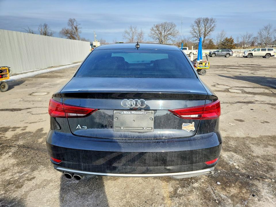 Продажа на аукционе авто 2017 Audi A3, vin: WAUAUGFFXH1080018, номер лота: 76046105