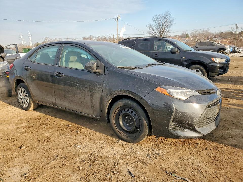 76872735 :رقم المزاد ، 2T1BURHE7HC911199 vin ، 2017 Toyota Corolla مزاد بيع