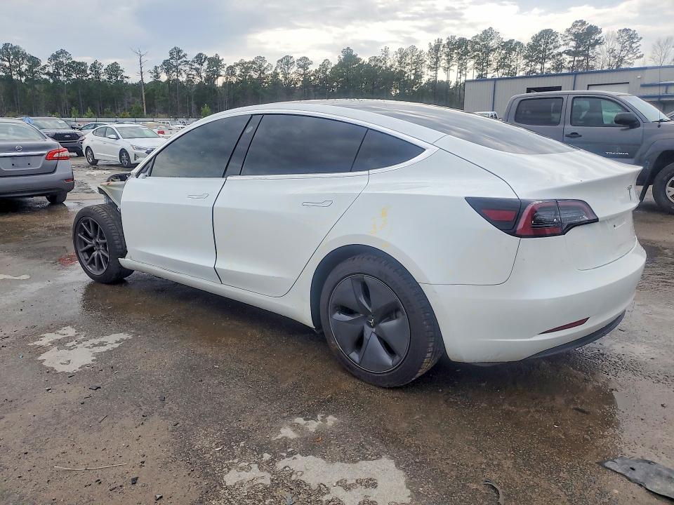 2020 Tesla Model 3 მანქანა იყიდება აუქციონზე, vin: 5YJ3E1EAXLF504843, აუქციონის ნომერი: 77563445